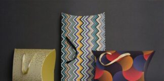 Custom pillow boxes and packaging